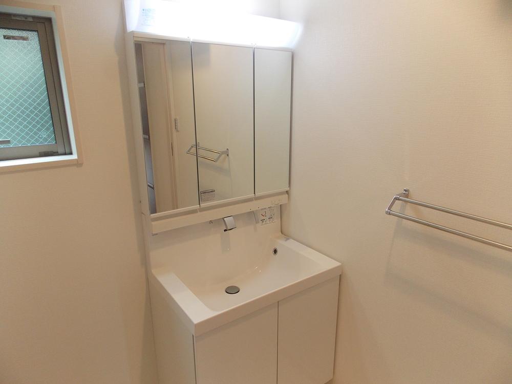 Wash basin, toilet. The company construction cases