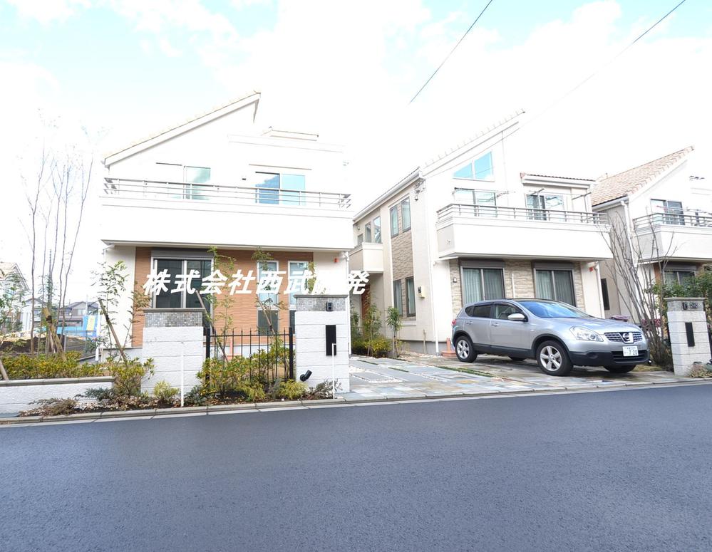 Local photos, including front road