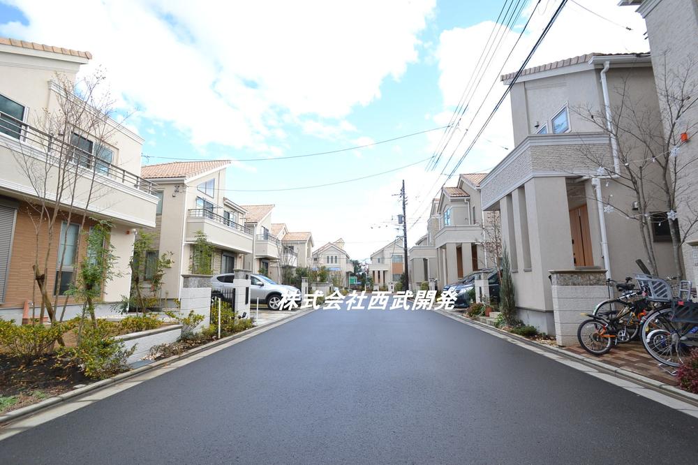 Sale already cityscape photo. Sale already the city average