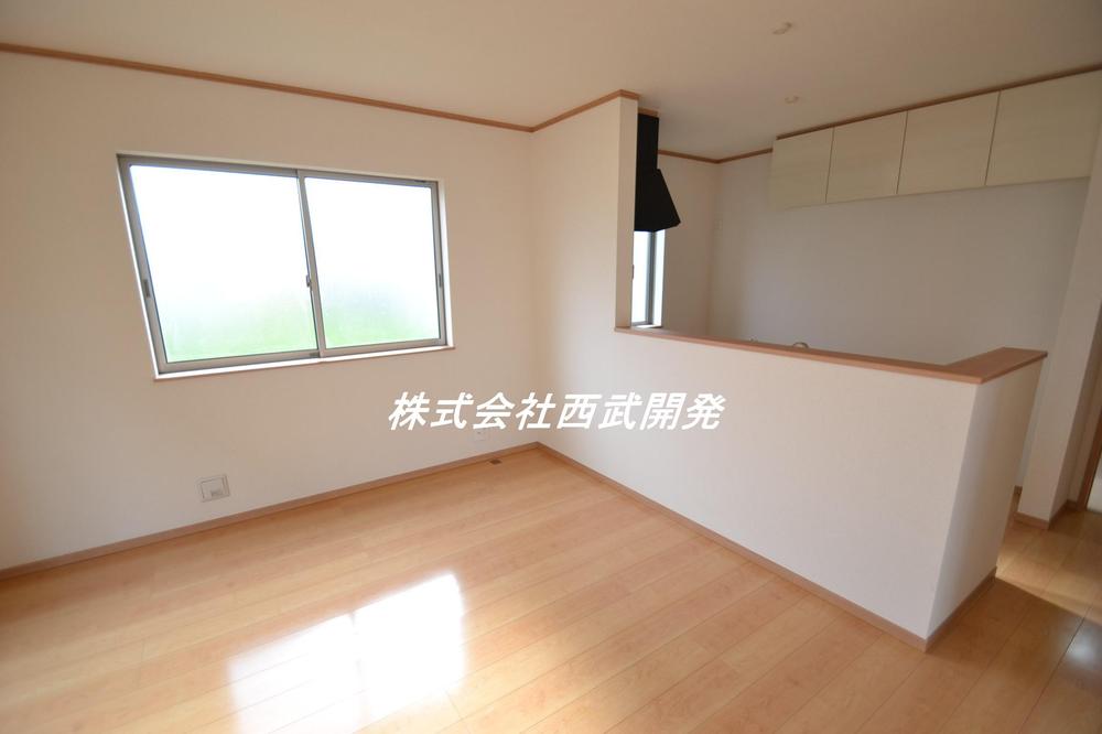 Same specifications photos (living). D Building same specifications living