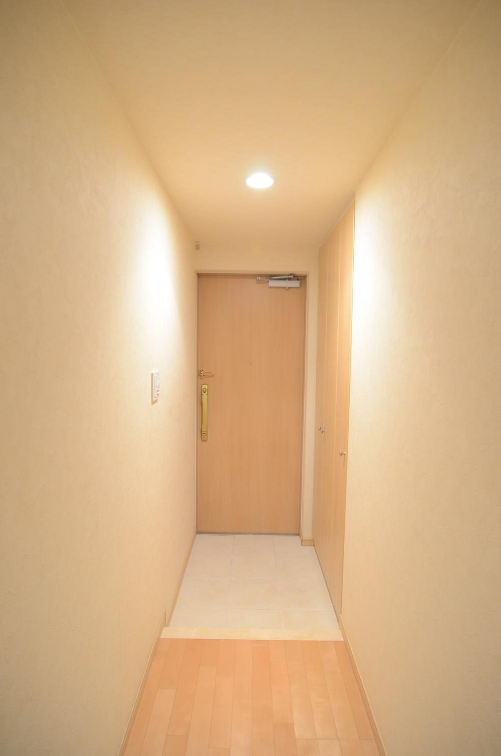 Entrance. Indoor (12 May 2013) Shooting