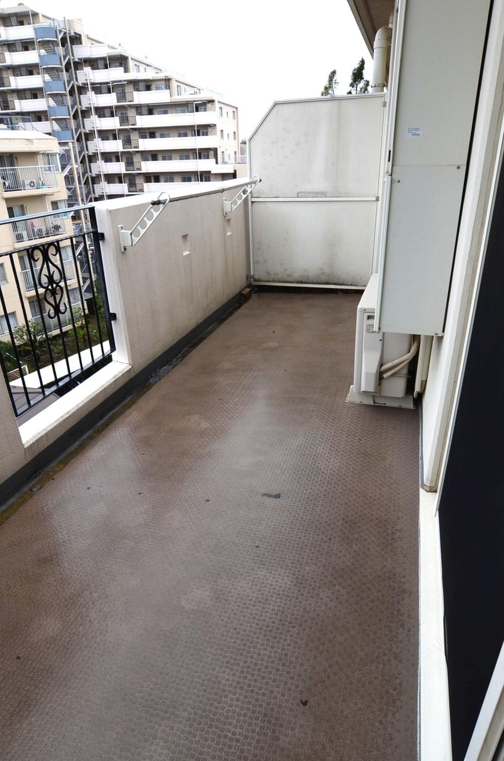 Balcony. Local (12 May 2013) Shooting