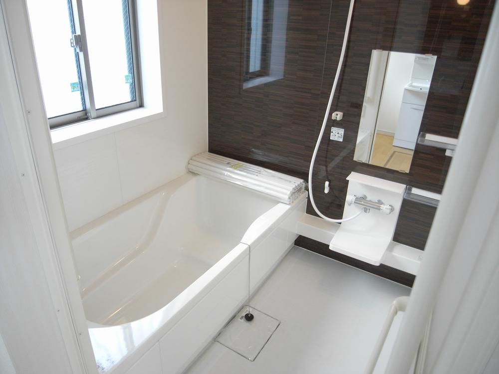 Bathroom. Indoor (12 May 2013) Shooting