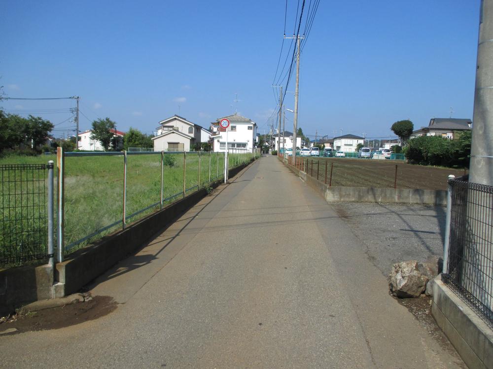 Local photos, including front road. Local (September 2013) Shooting