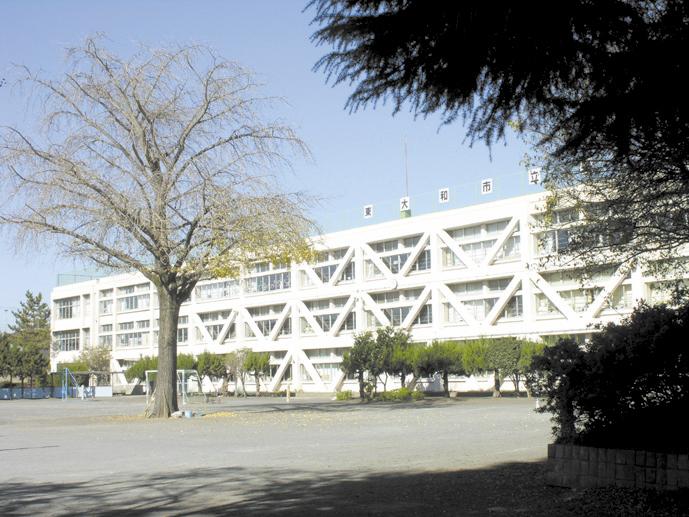 Primary school. Higashiyamato stand up to the first elementary school 564m