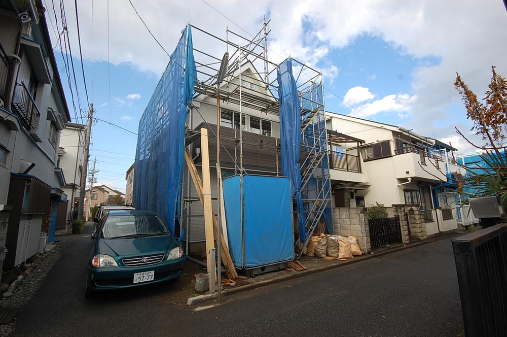 Local appearance photo. Local (12 May 2013) Shooting