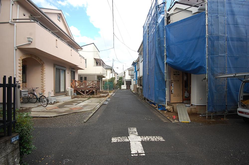 Local photos, including front road. Local (12 May 2013) Shooting