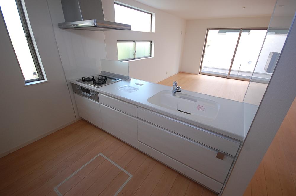 Kitchen. Local (11 May 2013) Shooting