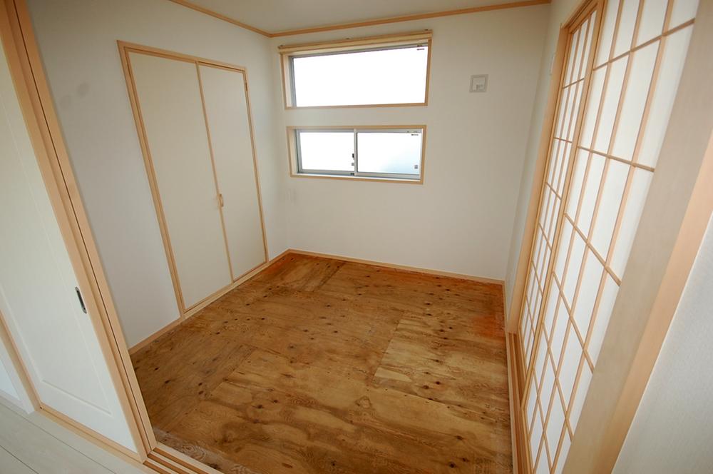 Non-living room. Local (11 May 2013) Shooting