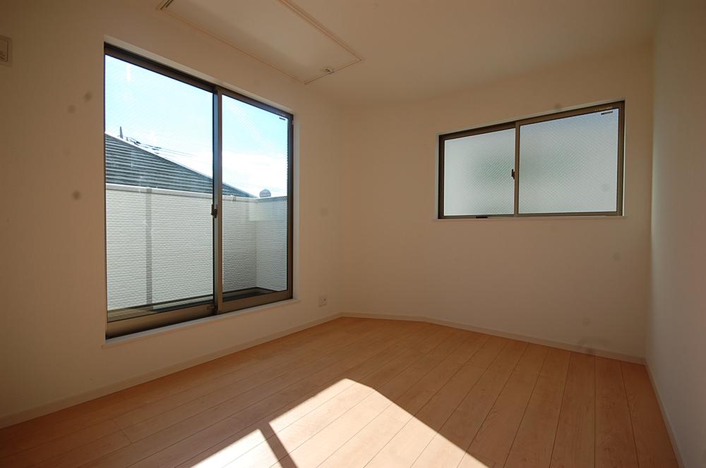 Non-living room. Local (11 May 2013) Shooting