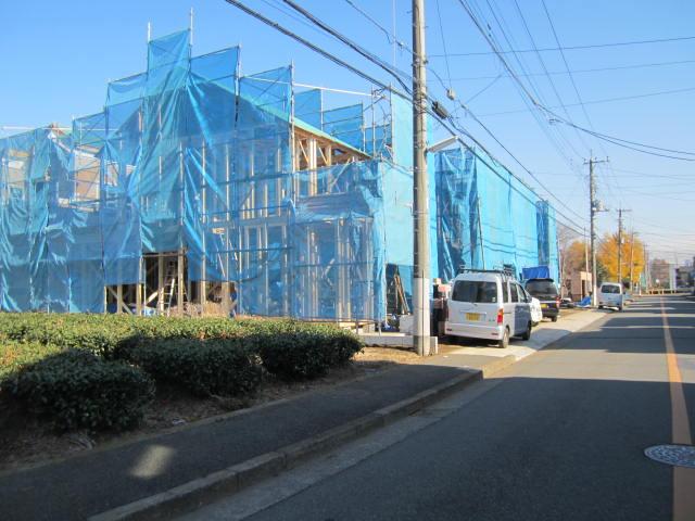 Local photos, including front road. Local (12 May 2013) Shooting