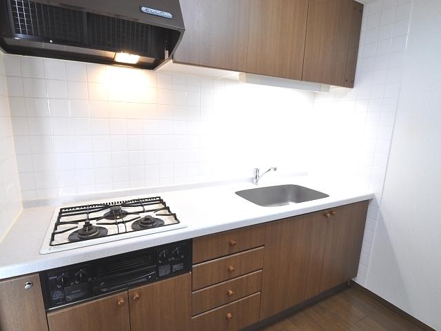 Kitchen. Sunrise Mansion Tamagawa kitchen