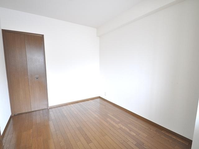 Non-living room. Sunrise Mansion Tamagawa Western-style