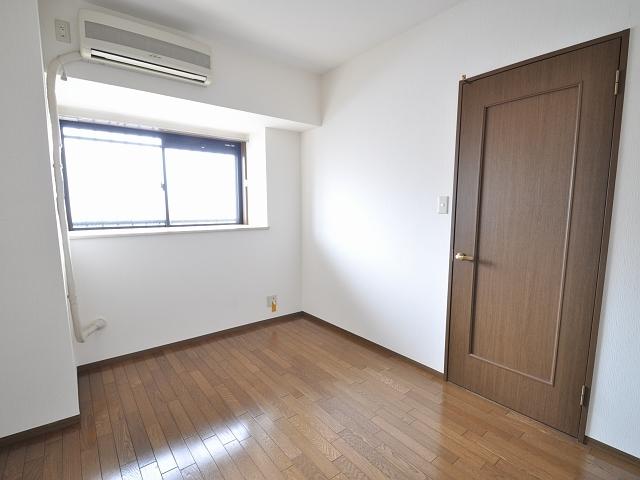 Non-living room. Sunrise Mansion Tamagawa Western-style