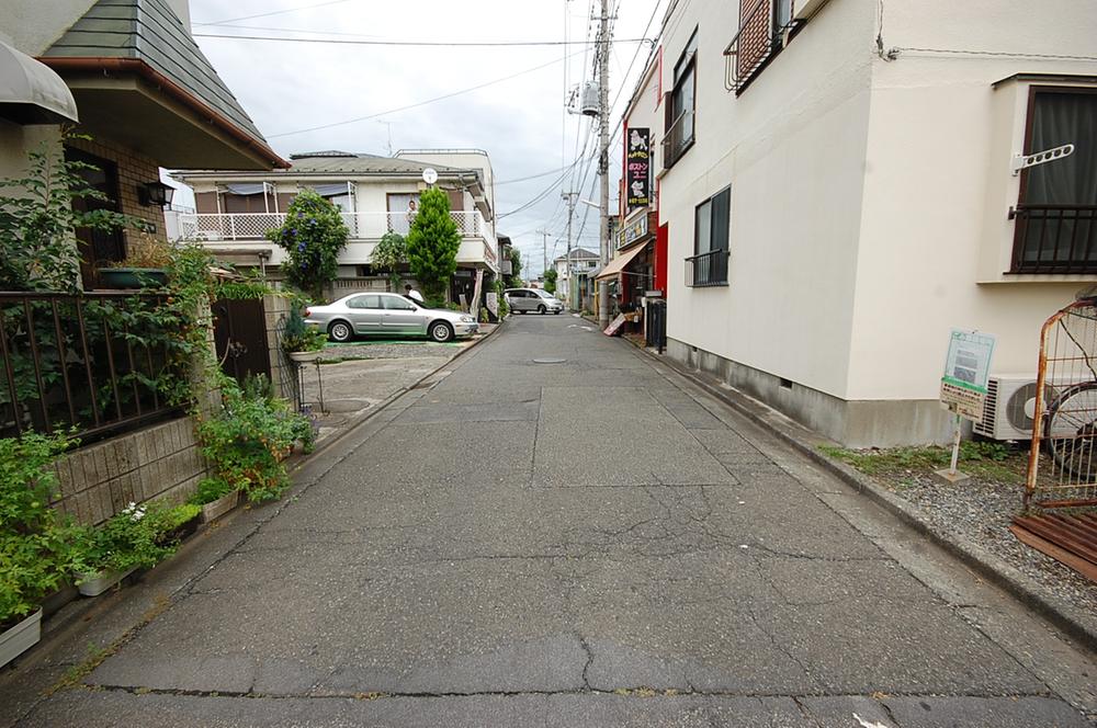 Local photos, including front road. 2013 September shooting