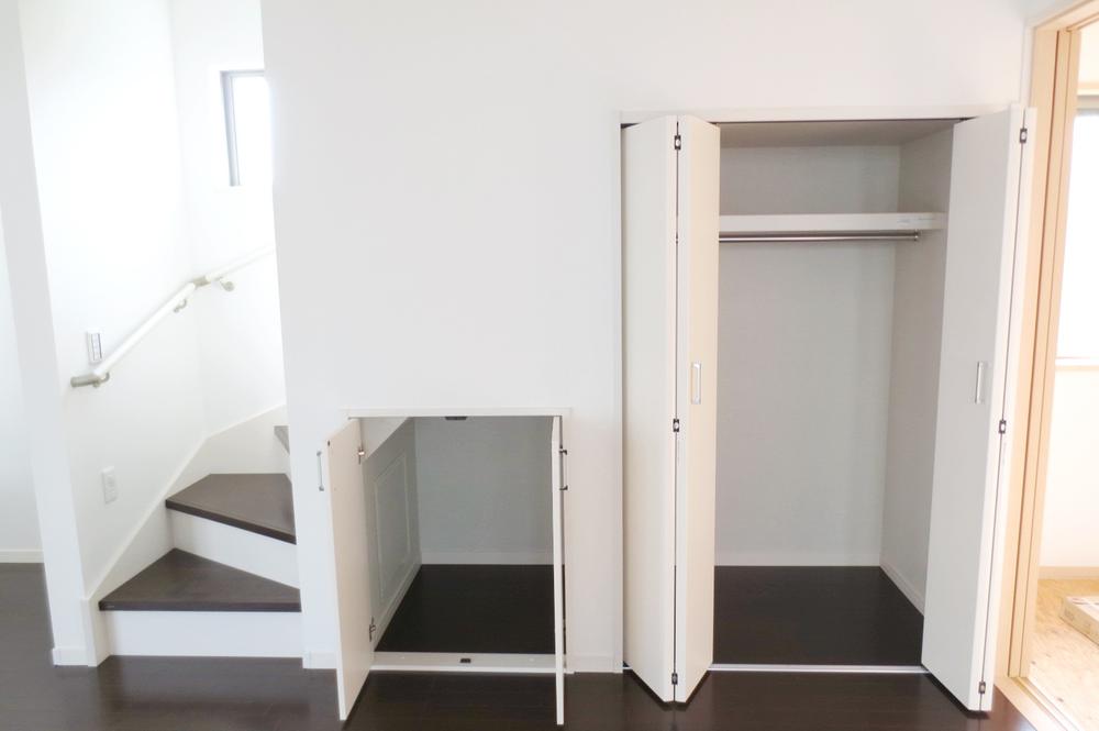 Same specifications photos (Other introspection).  ☆ Example of construction of stairs under storage ☆ 