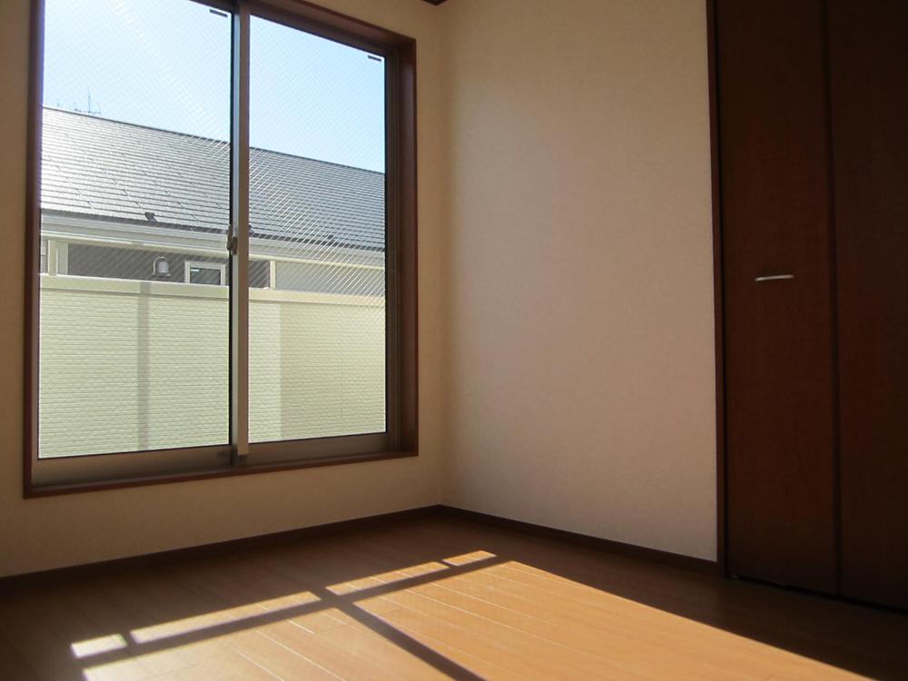 Non-living room. Indoor (11 May 2013) Shooting