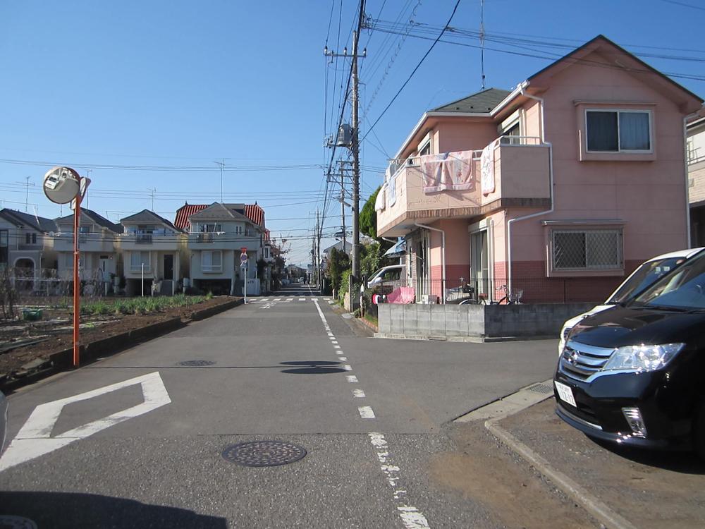 Local photos, including front road. Local (11 May 2013) Shooting