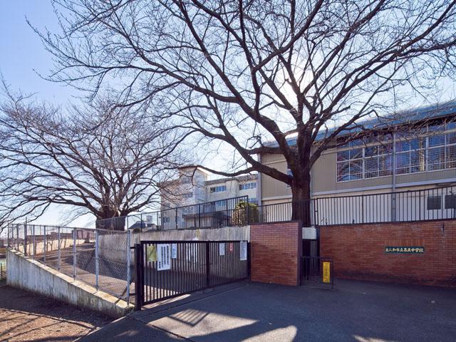 Junior high school. Higashiyamato 910m until the fifth junior high school