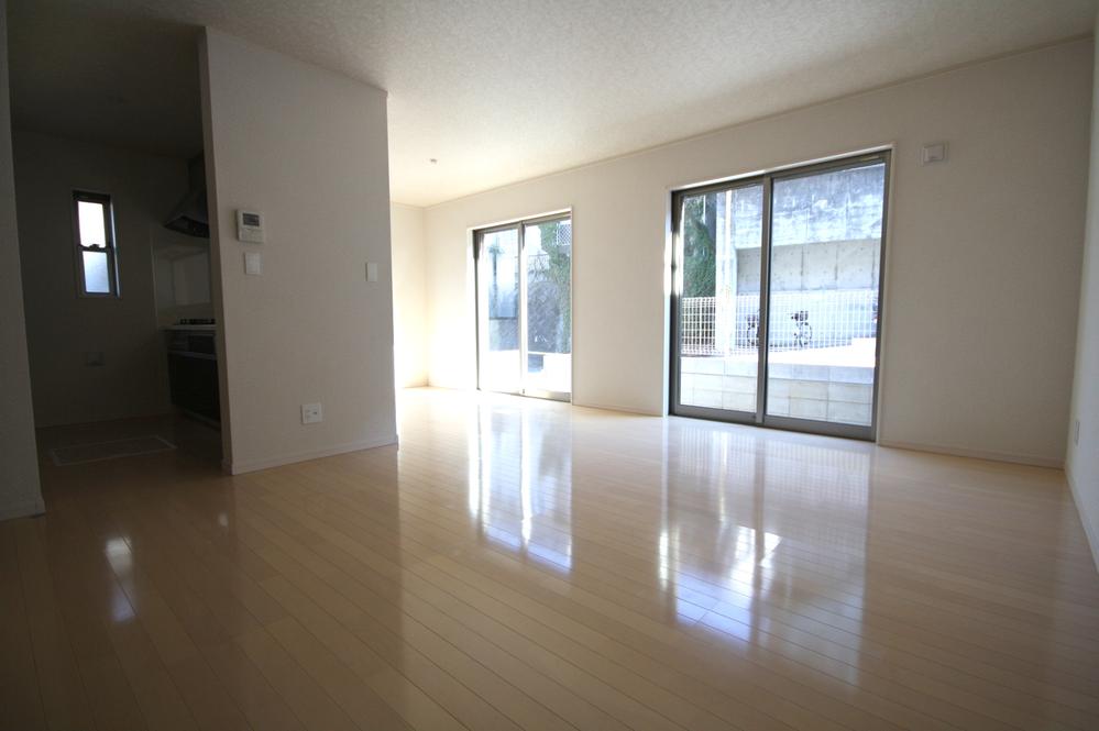 Same specifications photos (living). Example of construction