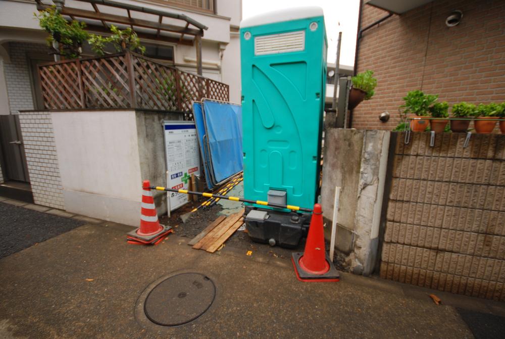 Local photos, including front road. 2013 November shooting