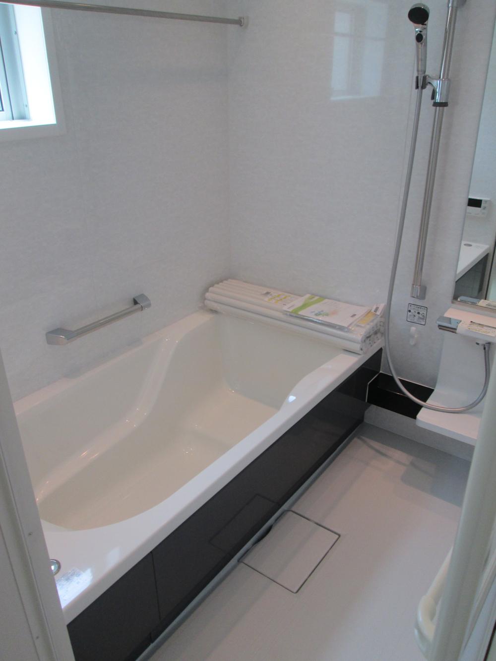 Same specifications photo (bathroom). Seller construction cases