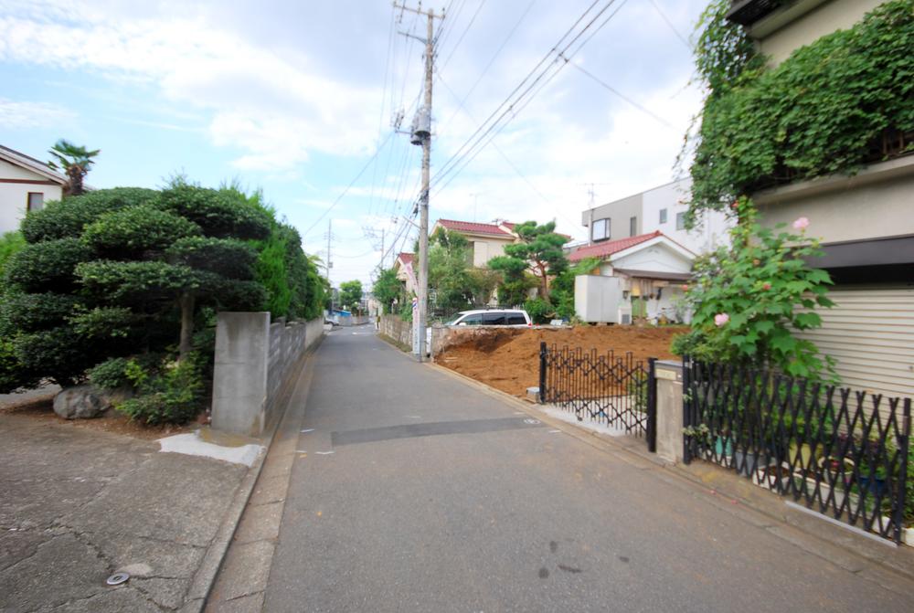 Local photos, including front road. 2013 September shooting