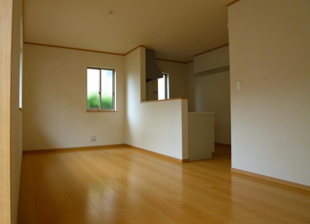 Same specifications photos (living). Same specifications living