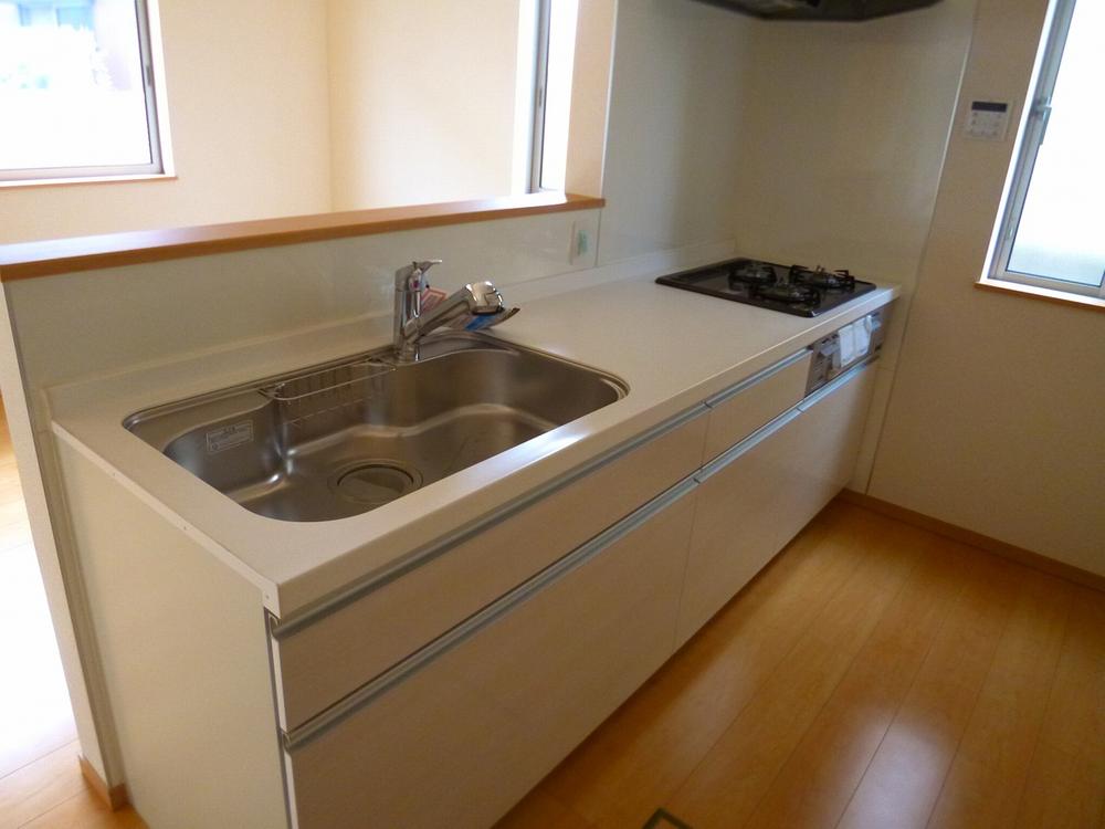 Same specifications photo (kitchen). Same specifications face-to-face kitchen