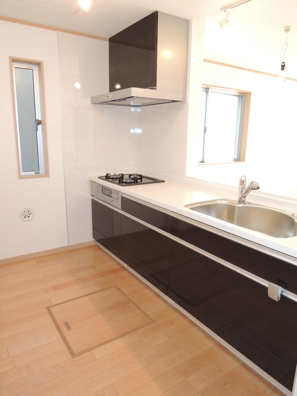 Same specifications photo (kitchen). Face-to-face kitchen (same specifications)