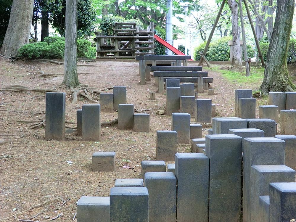 park. 190m up to two Tsu Pond Park