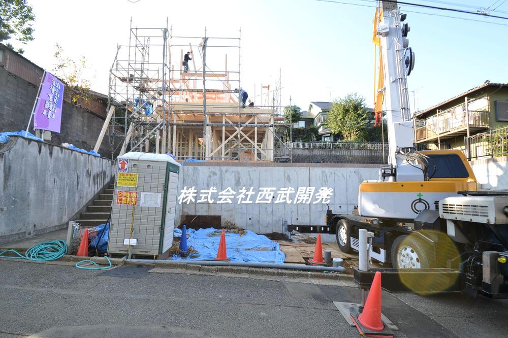 Local photos, including front road. Local (10 May 2013) Shooting