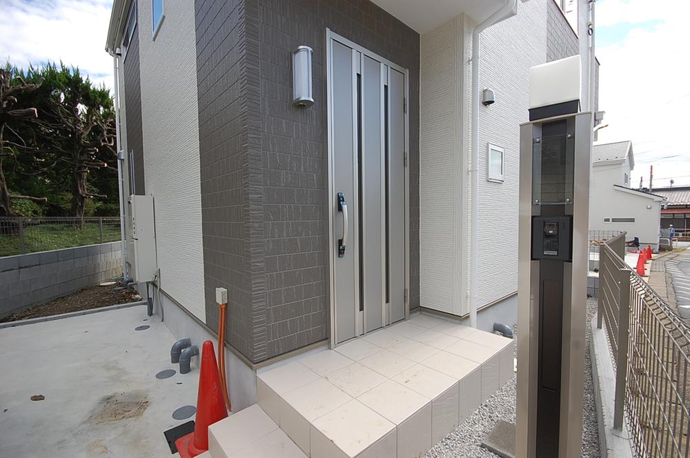 Entrance. Local (10 May 2013) Shooting