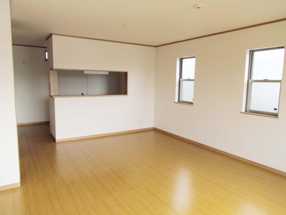 Same specifications photos (living). Same specifications