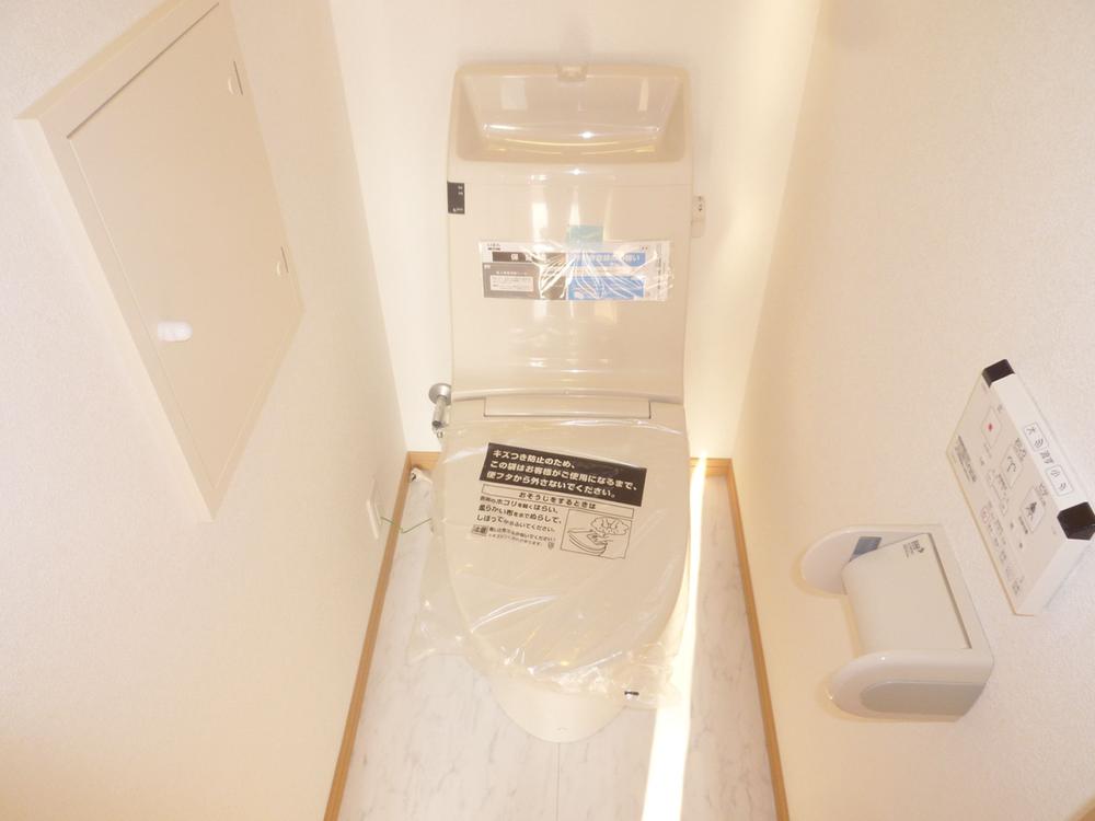 Toilet. Indoor (July 2013) Shooting