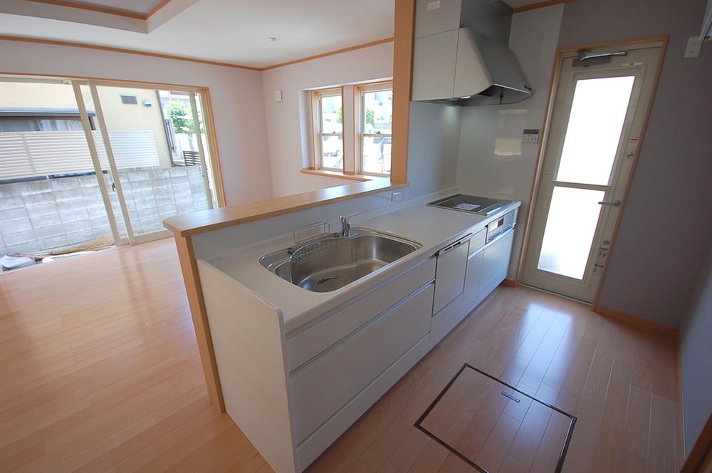 Kitchen. Indoor (10 May 2013) Shooting