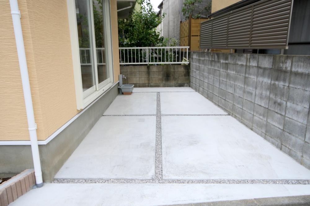 Parking lot. Local (10 May 2013) Shooting