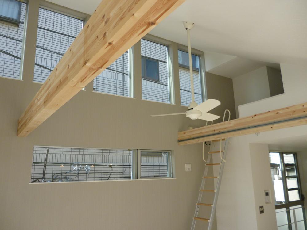 Other introspection. Two of cosmetic beams, High sidelight ・ It produces a "design house" in ceiling fans