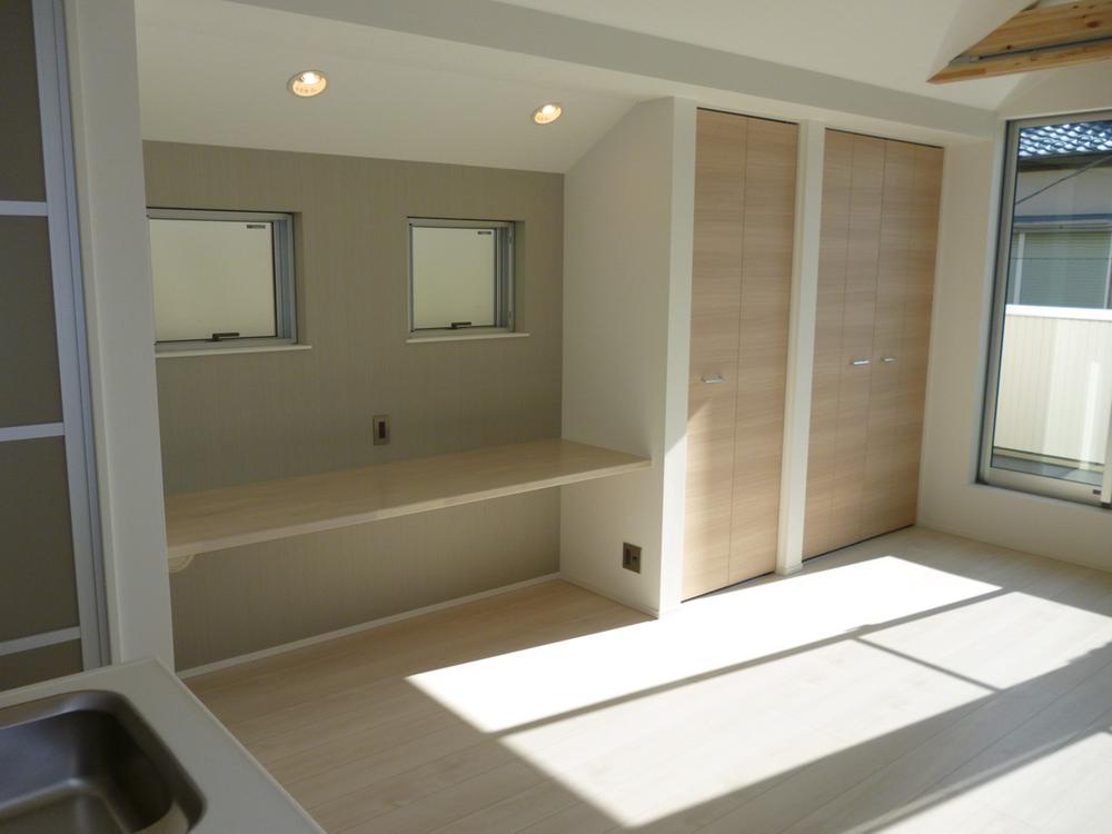 Other local. Usability in living "counter space" is