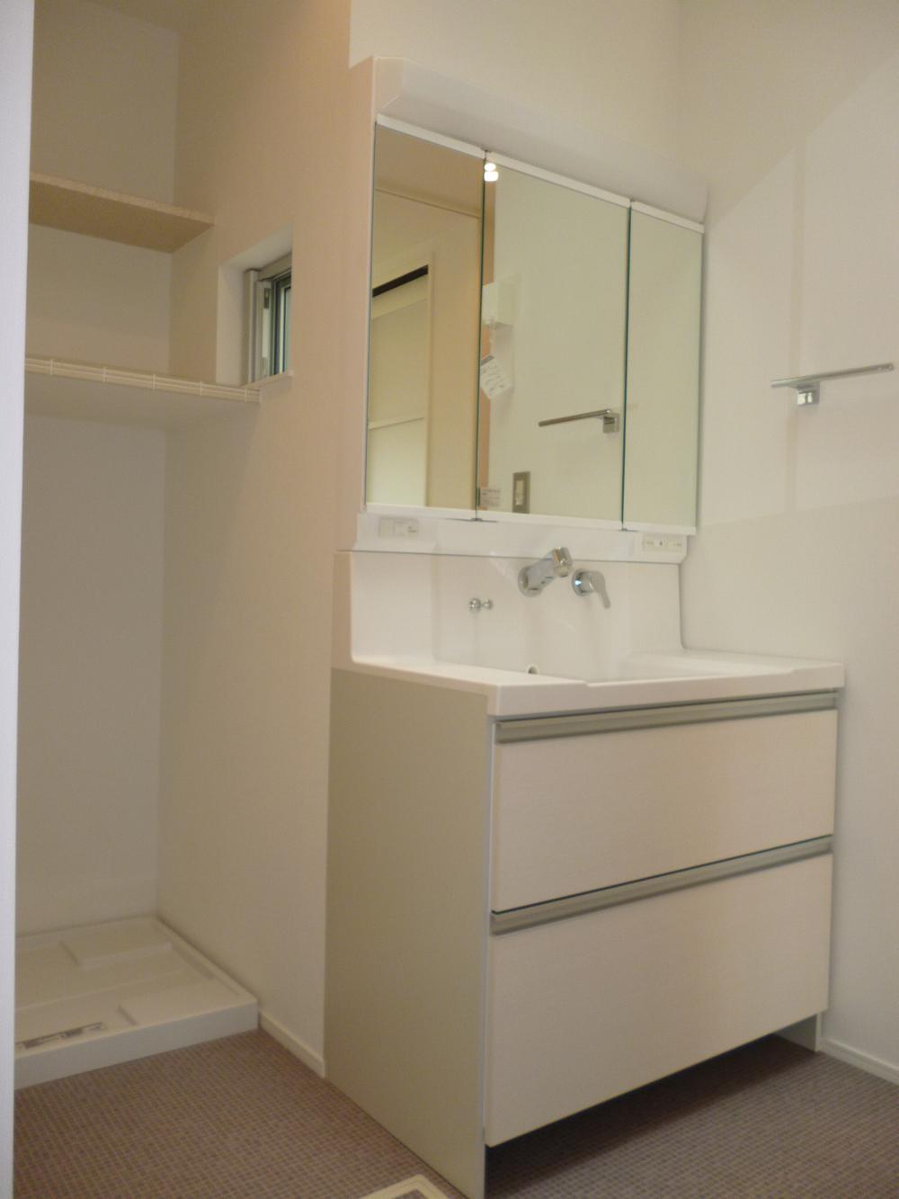 Wash basin, toilet. With waterproof bread