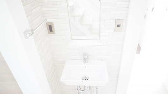 Wash basin, toilet. Wash basin