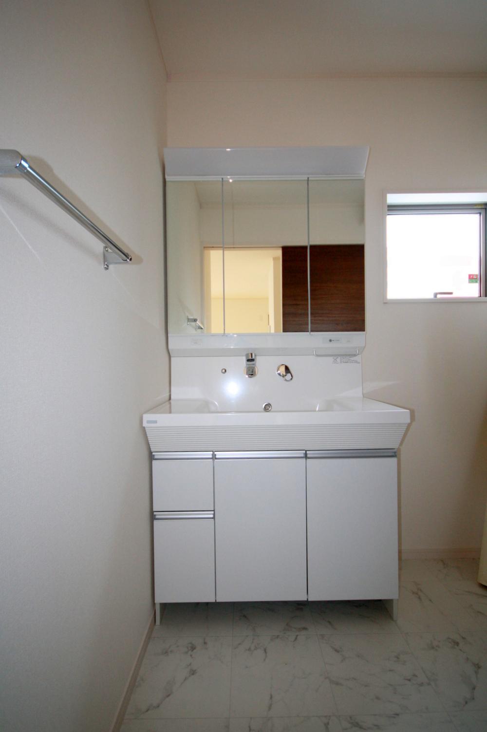 Same specifications photos (Other introspection). Seller construction cases