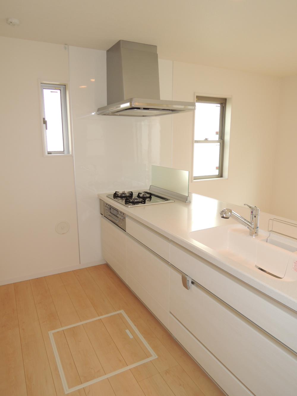 Same specifications photo (kitchen). Face-to-face kitchen (same specifications)