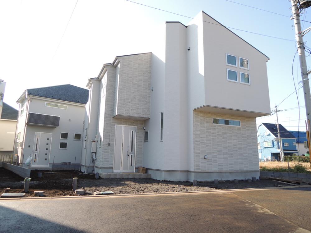 Local appearance photo. Local (11 May 2013) Shooting