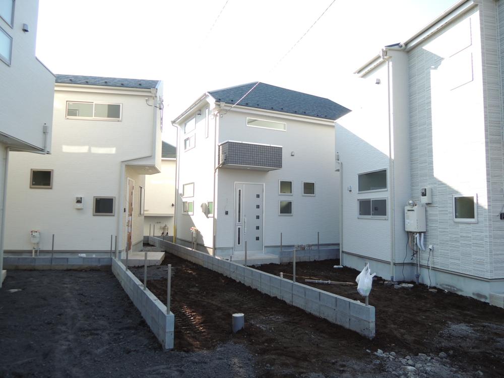 Local appearance photo. Local (11 May 2013) Shooting