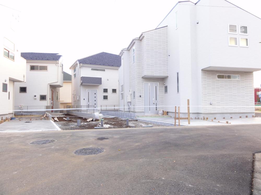 Local photos, including front road. Local (11 May 2013) Shooting