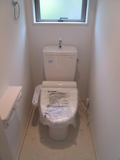 Toilet. Seller construction cases