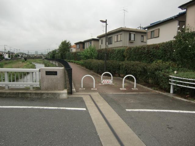 park. 60m to the promenade along the River Karahori
