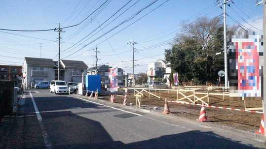 Local photos, including front road. Frontal road