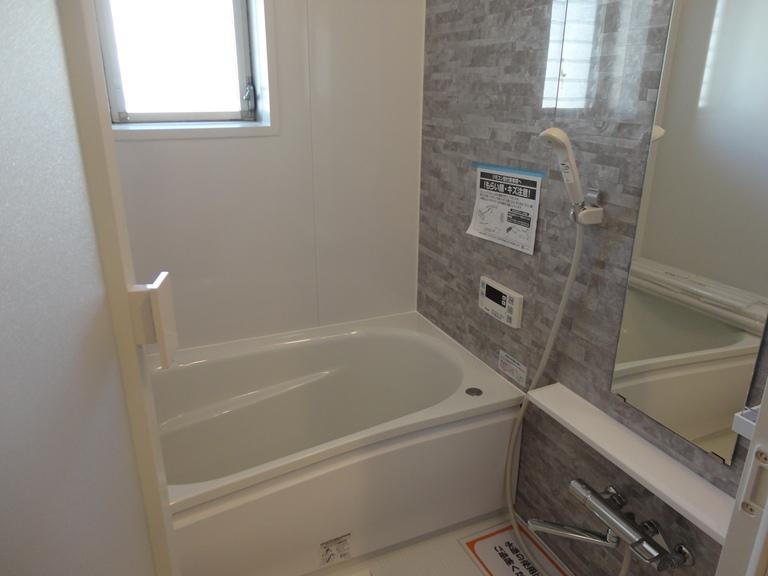 Bathroom. Indoor (11 May 2013) Shooting